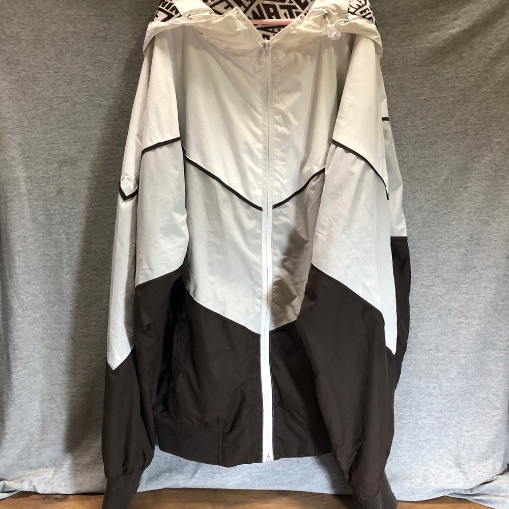 Men’s Element lightweight windbreaker